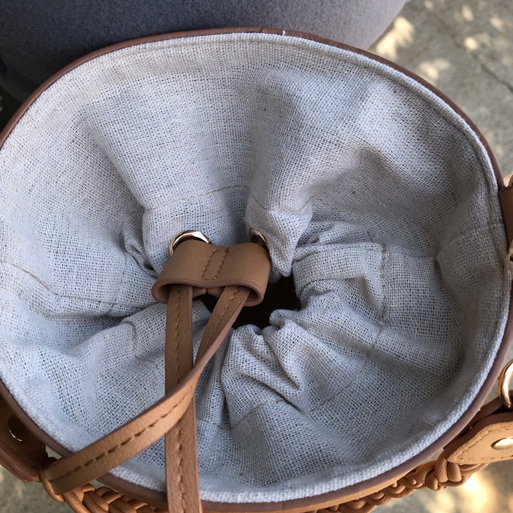Tommy Bahama straw bucket bag - Picture 4 of 11